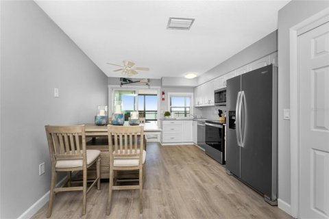Condominio en alquiler en Englewood, Florida, 2 dormitorios, 80.27 m2 № 1554697 - foto 2