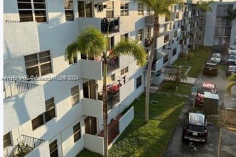 Condo à Miami, Floride, 3 chambres  № 2013503