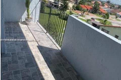 Copropriété à vendre à Miami, Floride: 3 chambres, 108.51 m2 № 2013503 - photo 19