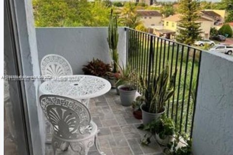 Copropriété à vendre à Miami, Floride: 3 chambres, 108.51 m2 № 2013503 - photo 20