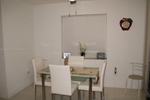 Copropriété à vendre à Miami, Floride: 3 chambres, 108.51 m2 № 2013503 - photo 9