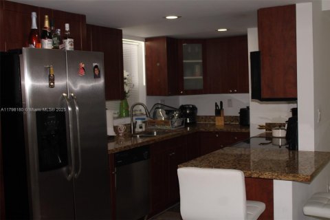 Copropriété à vendre à Miami, Floride: 3 chambres, 108.51 m2 № 2013503 - photo 6