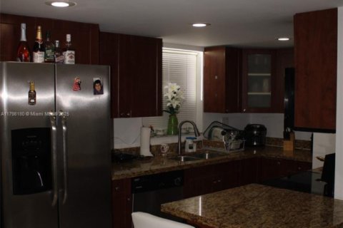 Copropriété à vendre à Miami, Floride: 3 chambres, 108.51 m2 № 2013503 - photo 8