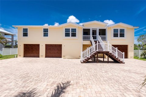 House in Englewood, Florida 4 bedrooms, 244.89 sq.m. № 1824830 - photo 1