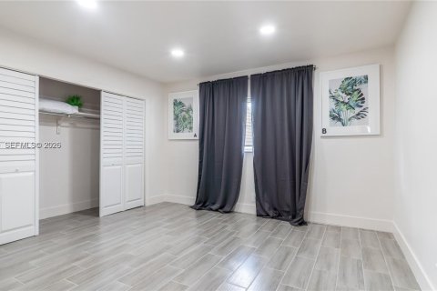 Купить виллу или дом в Форт-Лодердейл, Флорида 4 спальни, 165.83м2, № 2026974 - фото 18