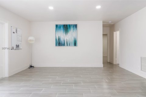 Купить виллу или дом в Форт-Лодердейл, Флорида 4 спальни, 165.83м2, № 2026974 - фото 24