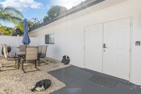 Купить виллу или дом в Форт-Лодердейл, Флорида 4 спальни, 165.83м2, № 2026974 - фото 22