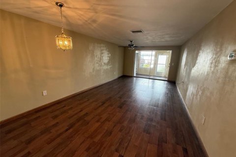 Copropriété à vendre à New Port Richey, Floride: 2 chambres, 77.2 m2 № 1902546 - photo 2