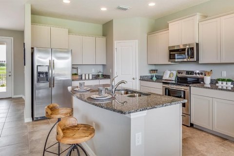 House in Lakewood Ranch, Florida 4 bedrooms, 256.04 sq.m. № 1665781 - photo 5