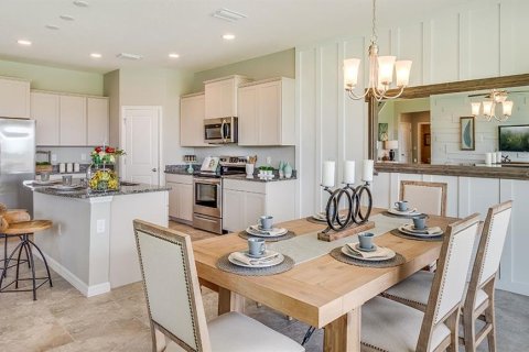 House in Lakewood Ranch, Florida 4 bedrooms, 256.04 sq.m. № 1665781 - photo 6
