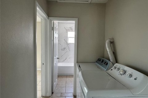 Casa en alquiler en Plant City, Florida, 2 dormitorios, 74.32 m2 № 1908885 - foto 8