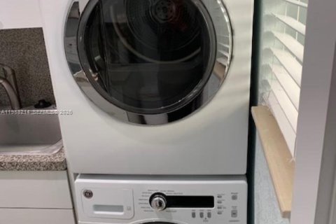 Condominio en alquiler en Miami Beach, Florida, 1 dormitorio, 58.71 m2 № 2051354 - foto 14