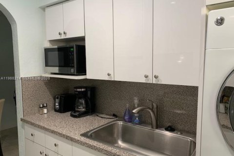 Condominio en alquiler en Miami Beach, Florida, 1 dormitorio, 58.71 m2 № 2051354 - foto 9