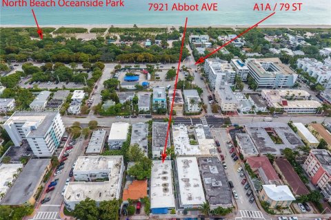Condominio en Miami Beach, Florida, 1 dormitorio  № 2051354