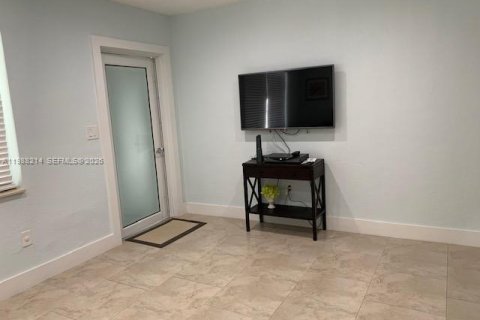 Condominio en alquiler en Miami Beach, Florida, 1 dormitorio, 58.71 m2 № 2051354 - foto 7