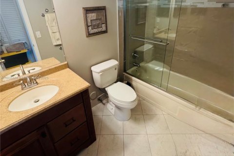 Condo in Delray Beach, Florida, 2 bedrooms  № 1935774 - photo 7