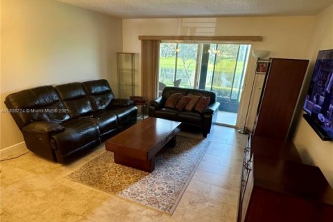 Condo in Delray Beach, Florida, 2 bedrooms  № 1935774 - photo 3