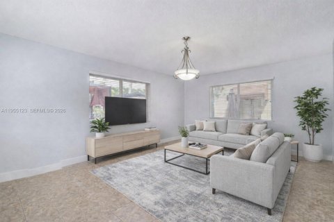 House in Miami, Florida 4 bedrooms, 185.8 sq.m. № 2009665 - photo 7