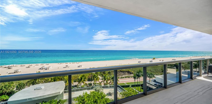 Condominio en Miami Beach, Florida, 3 dormitorios № 2185823