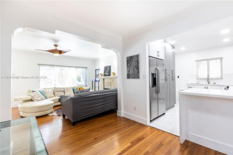 Villa ou maison à vendre à Miami, Floride: 5 chambres, 199.74 m2 № 2054890 - photo 24