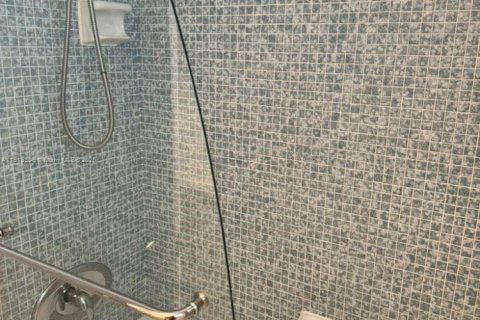 Condo in Lauderdale Lakes, Florida, 1 bedroom  № 2037809 - photo 15