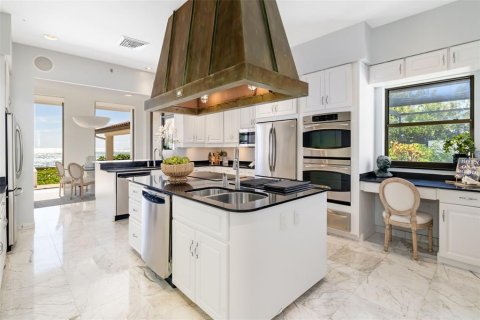 House in Sarasota, Florida 6 bedrooms, 851.17 sq.m. № 2232541 - photo 26