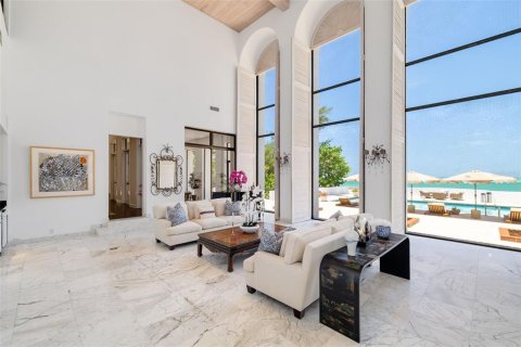 House in Sarasota, Florida 6 bedrooms, 851.17 sq.m. № 2232541 - photo 17