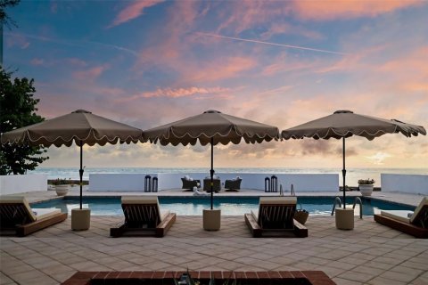 House in Sarasota, Florida 6 bedrooms, 851.17 sq.m. № 2232541 - photo 2