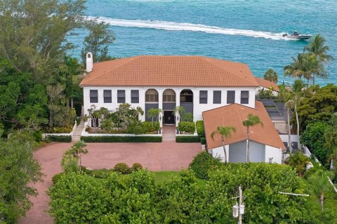 House in Sarasota, Florida 6 bedrooms, 851.17 sq.m. № 2232541
