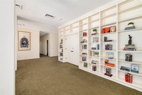 House in Sarasota, Florida 6 bedrooms, 851.17 sq.m. № 2232541 - photo 25