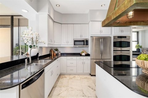 House in Sarasota, Florida 6 bedrooms, 851.17 sq.m. № 2232541 - photo 28