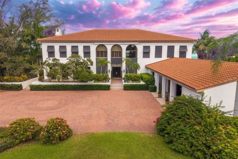 House in Sarasota, Florida 6 bedrooms, 851.17 sq.m. № 2232541 - photo 6