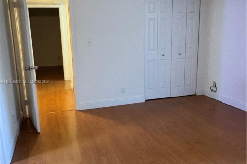 Снять в аренду кондоминиум в Тамарак, Флорида 2 спальни, 91.42м2, № 2000535 - фото 17