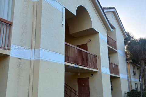 Снять в аренду кондоминиум в Тамарак, Флорида 2 спальни, 91.42м2, № 2000535 - фото 4