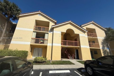 Снять в аренду кондоминиум в Тамарак, Флорида 2 спальни, 91.42м2, № 2000535 - фото 3