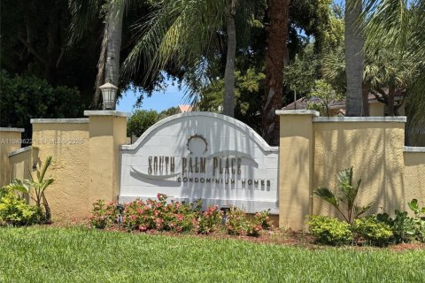 Кондоминиум с 2 спальнями в Тамарак, Флорида № 2000535