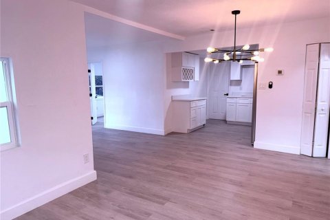 Casa en venta en Avon Park, Florida, 3 dormitorios, 98.1 m2 № 1912617 - foto 15