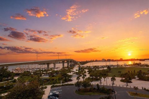 Condo in Clearwater, Florida, 3 bedrooms  № 2371814 - photo 2