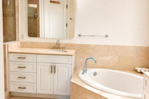 Condo in Clearwater, Florida, 3 bedrooms  № 2371814 - photo 17