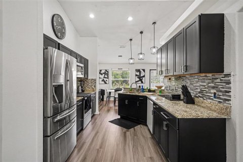 Villa ou maison à vendre à Kissimmee, Floride: 4 chambres, 151.62 m2 № 2142726 - photo 9