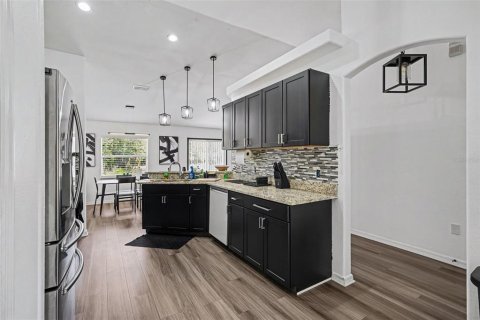 Villa ou maison à vendre à Kissimmee, Floride: 4 chambres, 151.62 m2 № 2142726 - photo 10