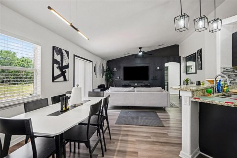 Villa ou maison à vendre à Kissimmee, Floride: 4 chambres, 151.62 m2 № 2142726 - photo 8
