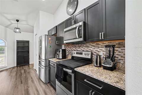Villa ou maison à vendre à Kissimmee, Floride: 4 chambres, 151.62 m2 № 2142726 - photo 11