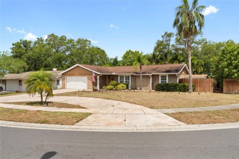 House in Palm Harbor, Florida 3 bedrooms, 156.82 sq.m. № 1679443 - photo 2