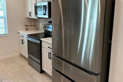 Casa en alquiler en Davenport, Florida, 4 dormitorios, 226.68 m2 № 1815954 - foto 17