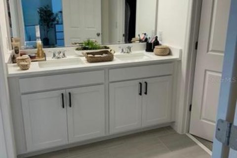 Casa en alquiler en Davenport, Florida, 4 dormitorios, 226.68 m2 № 1815954 - foto 4