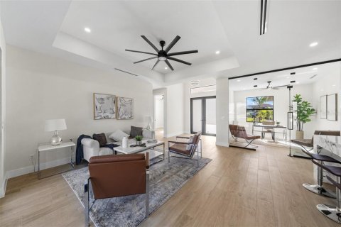 Villa ou maison à vendre à Cape Coral, Floride: 3 chambres, 175.86 m2 № 2420482 - photo 5