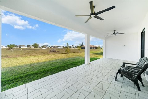 Villa ou maison à vendre à Cape Coral, Floride: 3 chambres, 175.86 m2 № 2420482 - photo 23
