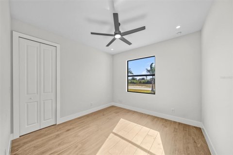 Villa ou maison à vendre à Cape Coral, Floride: 3 chambres, 175.86 m2 № 2420482 - photo 19