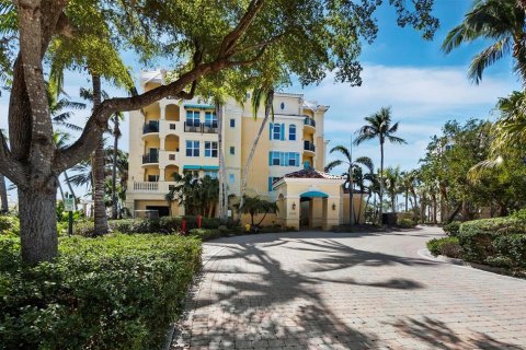 Condo in Longboat Key, Florida, 3 bedrooms  № 1574369 - photo 1